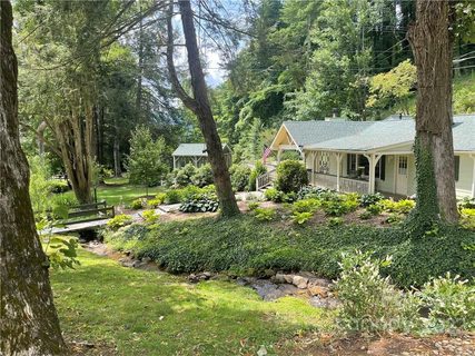 935 Eagles Nest Road