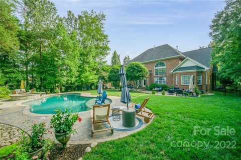 5100 Trinity Trace Lane sold home in The Estates At Wesley Oaks, Wesley Chapel, NC