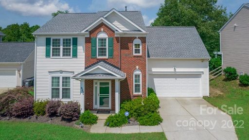 8236 Rolling Meadows Lane sold home in Stonegate Farms, Huntersville, NC
