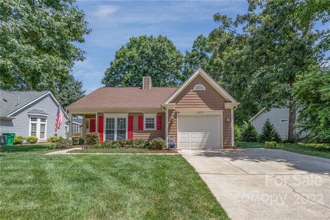 13707 Poppleton Court
