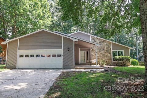 3749 Sweetgrass Lane sold home in Cedar Woods, Charlotte, NC