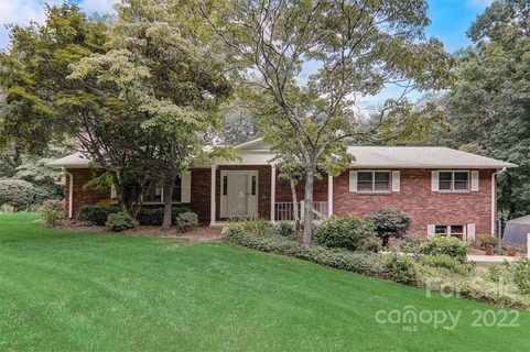 343 Mockingbird Drive sold home in Statonwoods, Hendersonville, NC