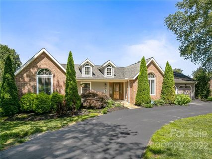 136 Mountain Valley Drive