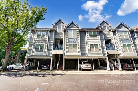 513 Graham Street 2G