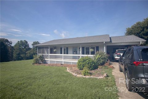 20 Forest Oaks Lane sold home in Forest Oaks, Hickory, NC