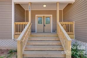 205 Sheffield Drive sold home in English Garden Park, York, SC