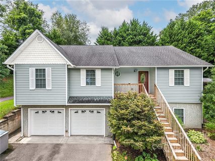 51 Golden Lane sold home in Alexander Place, Leicester, NC