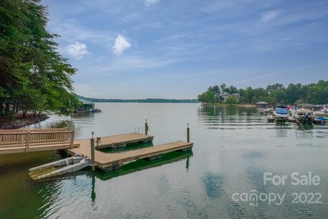 4521 Island Waters Drive