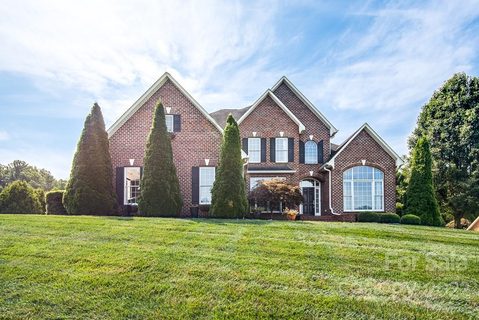 411 Woodridge Drive sold home in Woodridge Estates, Lenoir, NC
