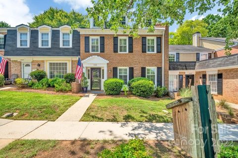 2325 Hayloft Circle