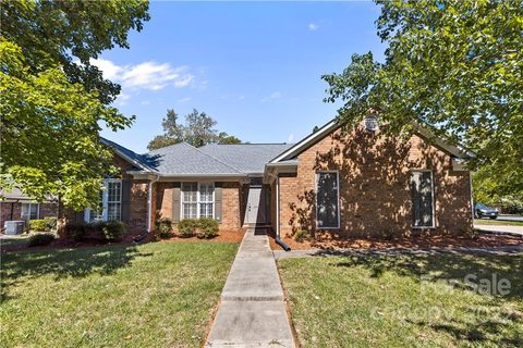 3900 Brittany Court