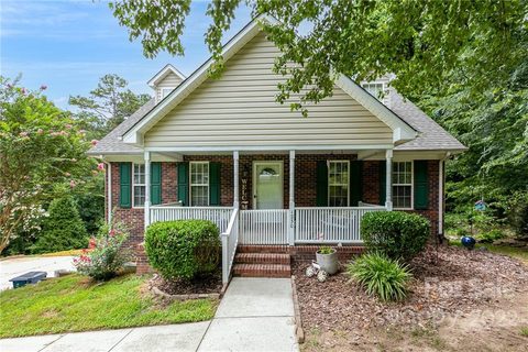 1230 Duchess Drive sold home in Mountainbrook, Mount Pleasant, NC