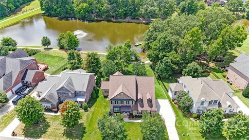 912 Oleander Lane