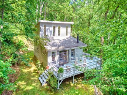 712 Mountain Cove Road sold home in Mountain Cove Estates, Waynesville, NC