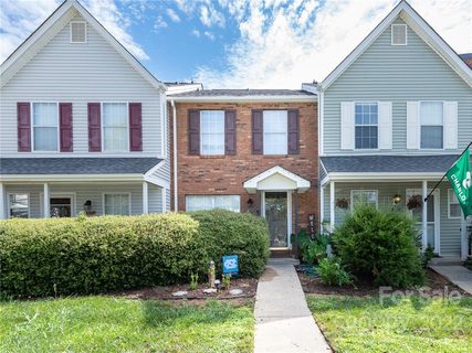 8238 Golf Ridge Drive sold townhome in Crestview II, Charlotte, NC