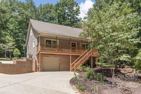 7122 Mccaslan Lane