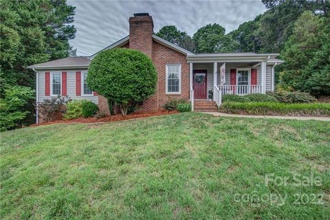 702 Brook Forest Drive sold home in South Forest, Belmont, NC