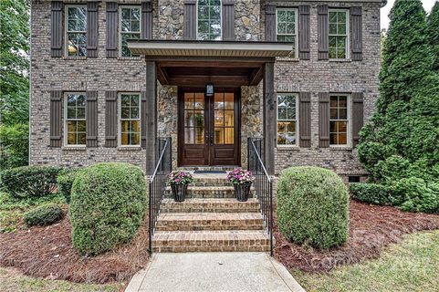 748 Fawns Glen Place