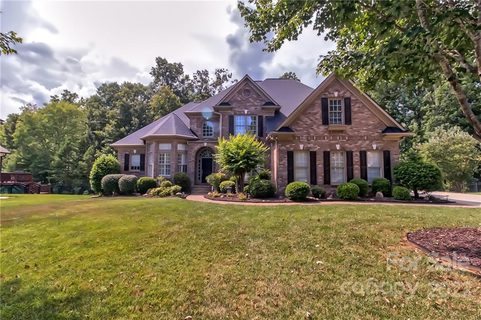 1035 Westbury Drive