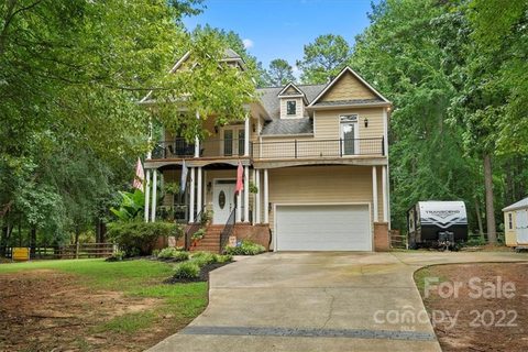 Previously sold for $563,175