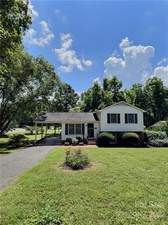 405 Pineview Drive