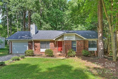 6326 Round Hill Road
