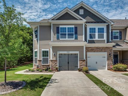 5048 Harris Woods Boulevard sold townhome in The Woods at Davis Lake, Charlotte, NC