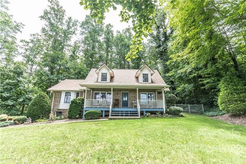 Previously sold for $640,000