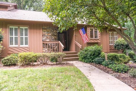1779 12th Street sold home in Huntington Woods, Hickory, NC