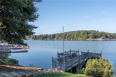 336 Lake Drive 6 Drive 06