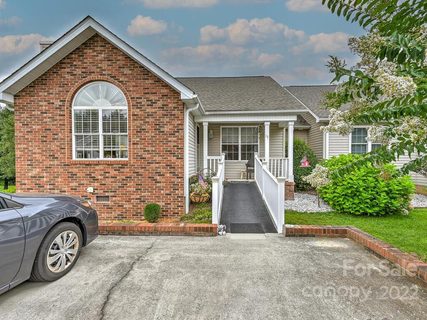 17 S Woodridge View Court sold townhome in Haywood Townes, Hendersonville, NC