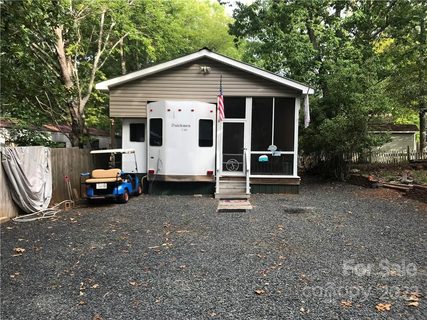 325 Lake Tillery Trail E188