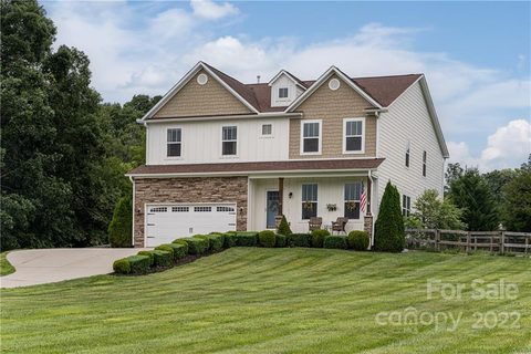 18 Glen Coe Drive sold home in Glen Coe, Fletcher, NC