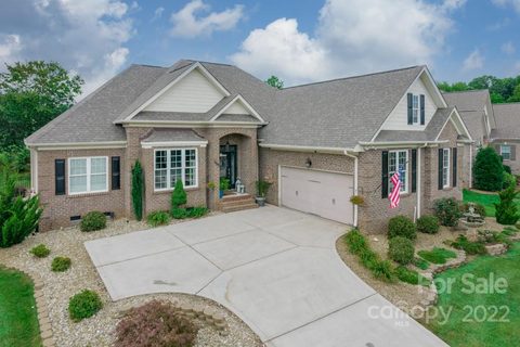 7468 Pine Glade Drive sold home in Fairfield Forest, Denver, NC