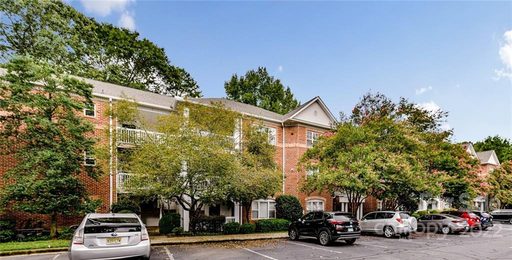 5601 Fairview Road 12