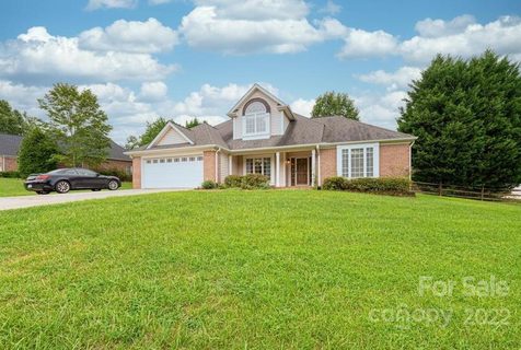1446 Sweetbriar Lane sold home in Bakersview Meadows, Hickory, NC