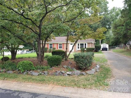 523 Wilcrest Drive sold home in Country Place, Matthews, NC