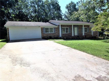 1223 Westwood Drive