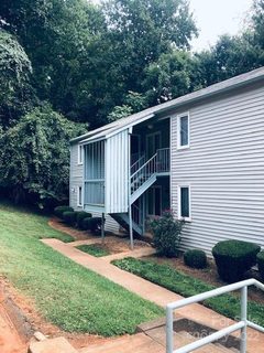 2014 Countrymens Court pending home in Sharon Lakes, Charlotte, NC