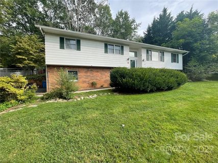 6 Fieldcrest Circle