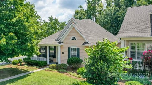 7001 Holly Grove Court sold home in Chestnut Oaks, Matthews, NC