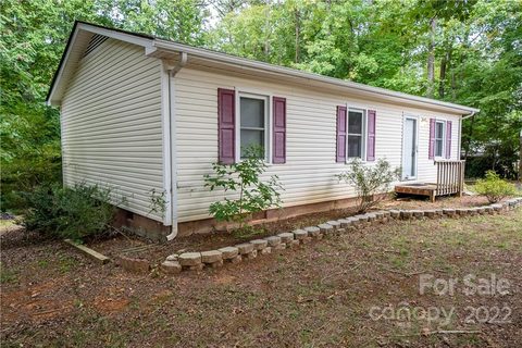 1420 Columbus Street sold home in Sunset Hills, Albemarle, NC
