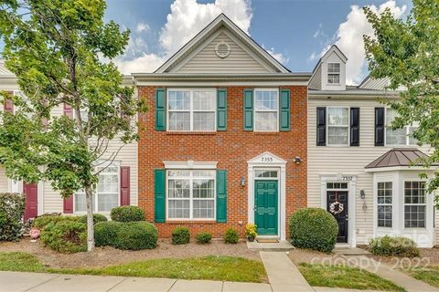 7353 Laurel Valley Road sold townhome in Laurel Valley, Charlotte, NC