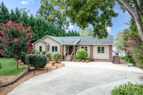 9561 Riviera Drive sold home in Island Point, Sherrills Ford, NC