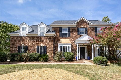 12334 Silveroak Lane sold home in Strathmoor, Charlotte, NC