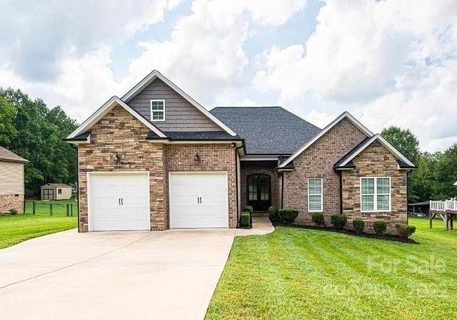 5885 Pinewinds Drive sold home in Bakersview Meadows, Hickory, NC
