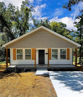 Previously sold for $305,000