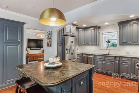 1023 Sedgefield Road
