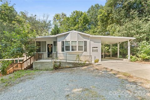 108 Bunny Trail sold home in Rolling Oaks, Hendersonville, NC