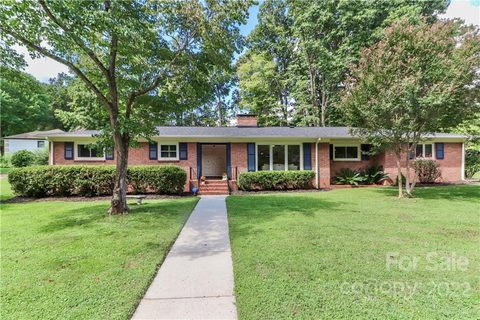 147 Brookfield Circle